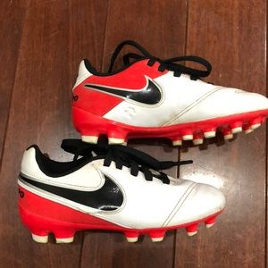 Nike 10c boys soccer cleats